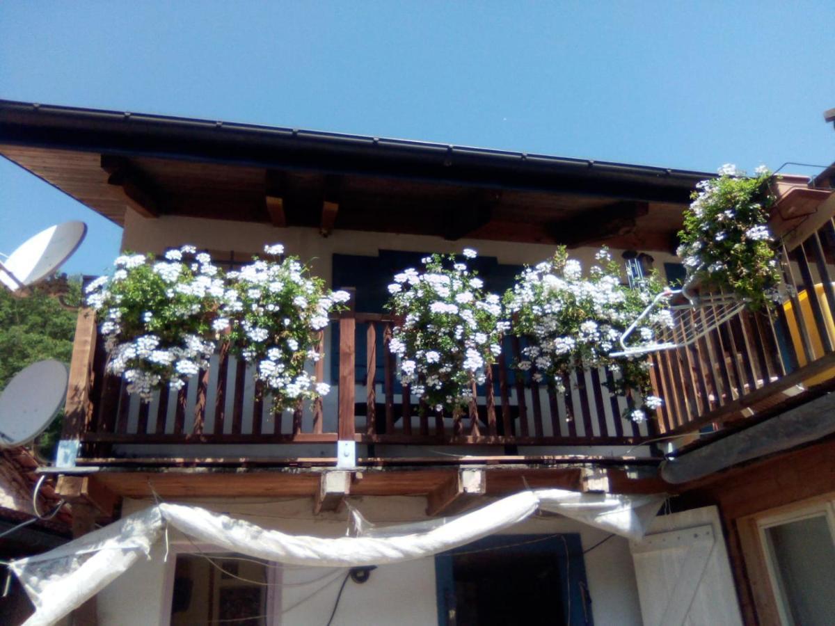 La Vieille Maison Biselli Tende Bagian luar foto