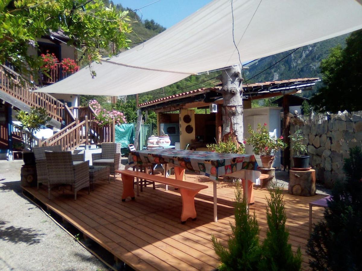 La Vieille Maison Biselli Tende Bagian luar foto