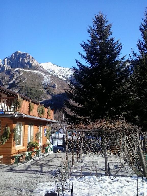 La Vieille Maison Biselli Tende Bagian luar foto